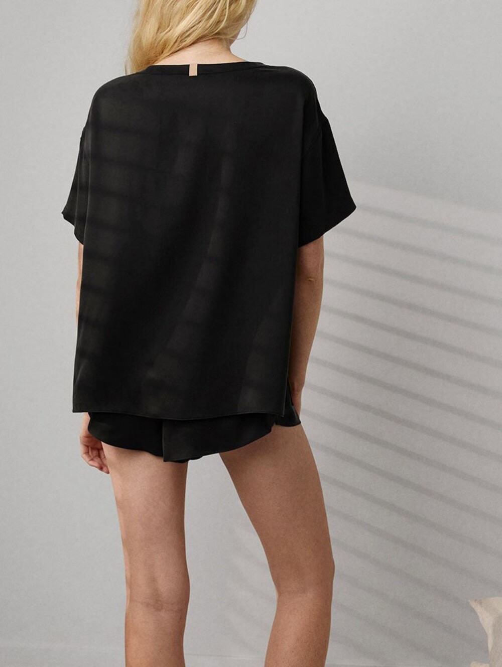 LUNYA Top - Picture 2 of 12